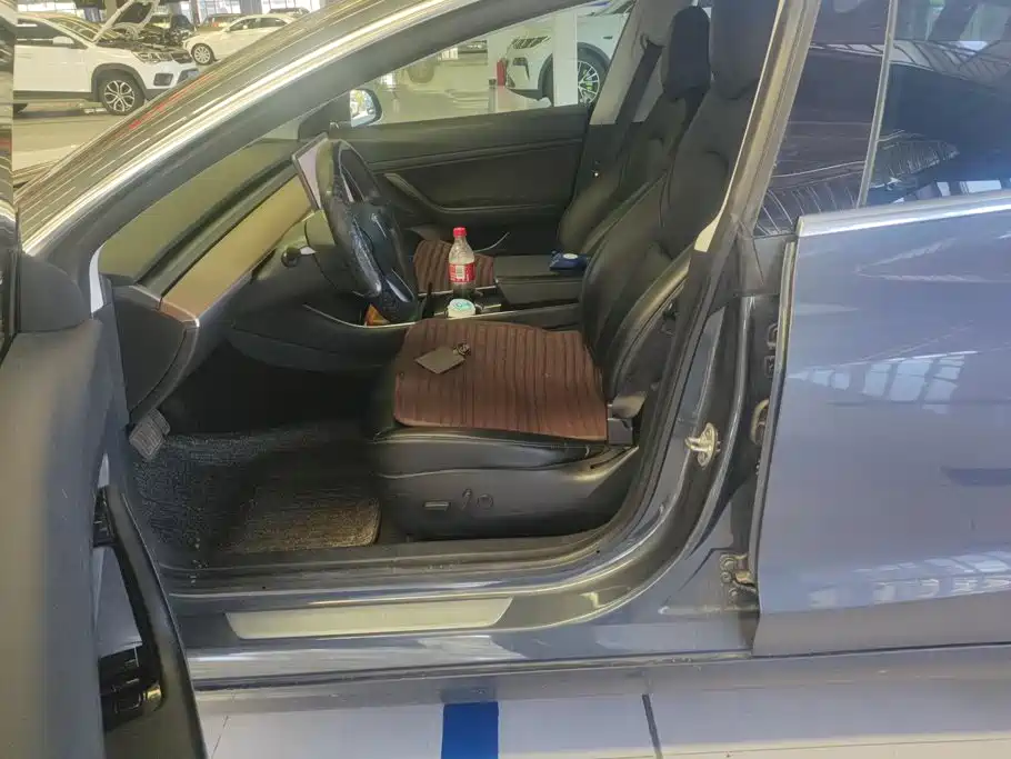 Tesla Model 3 — миниатюра 9