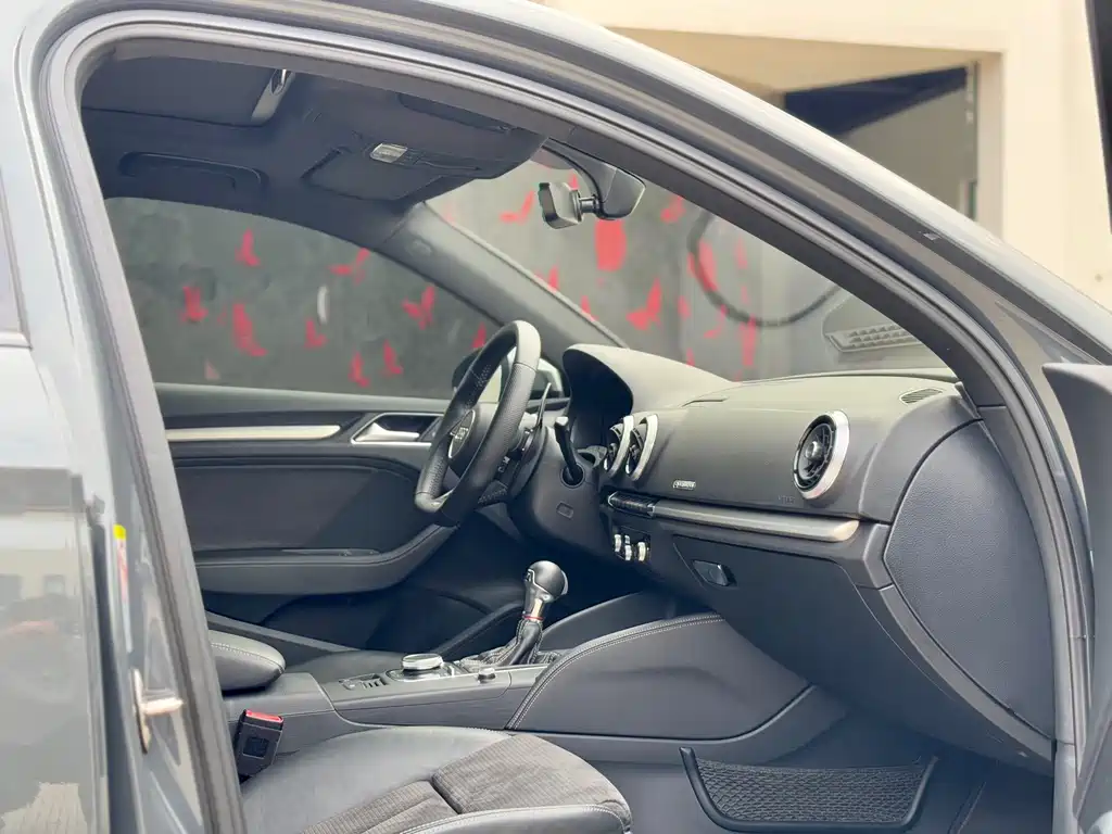 Audi S3 — миниатюра 7