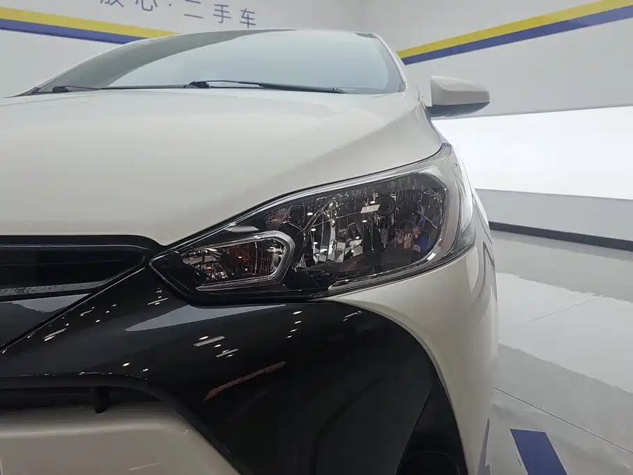 Toyota Yaris L — миниатюра 5