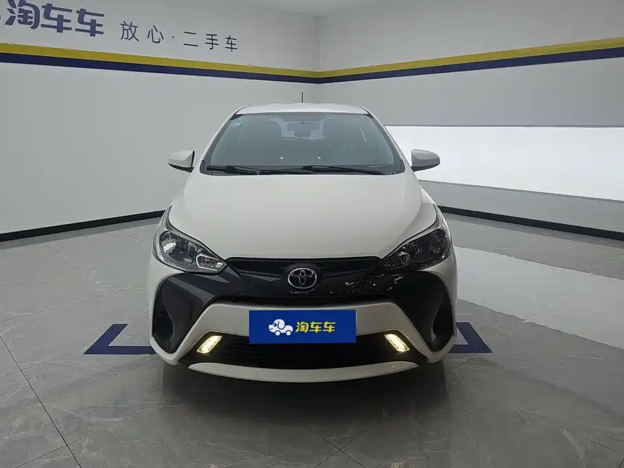 Toyota Yaris L — миниатюра 2