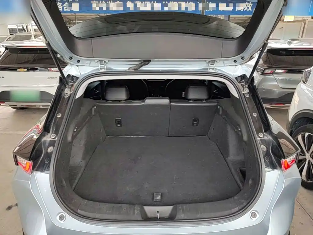 Chevrolet Menlo — миниатюра 19