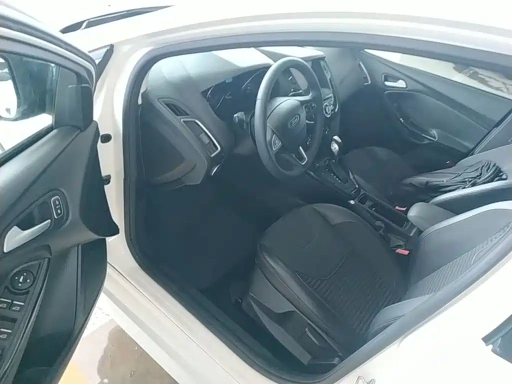 Ford Focus — миниатюра 15