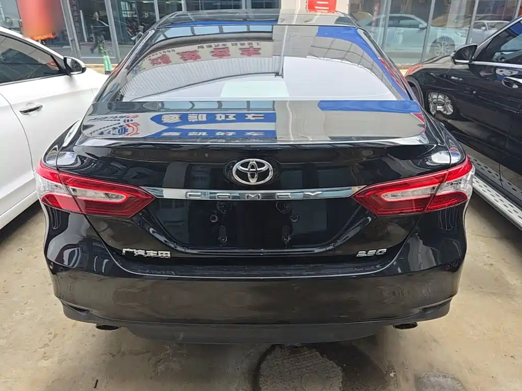Toyota Camry — миниатюра 6