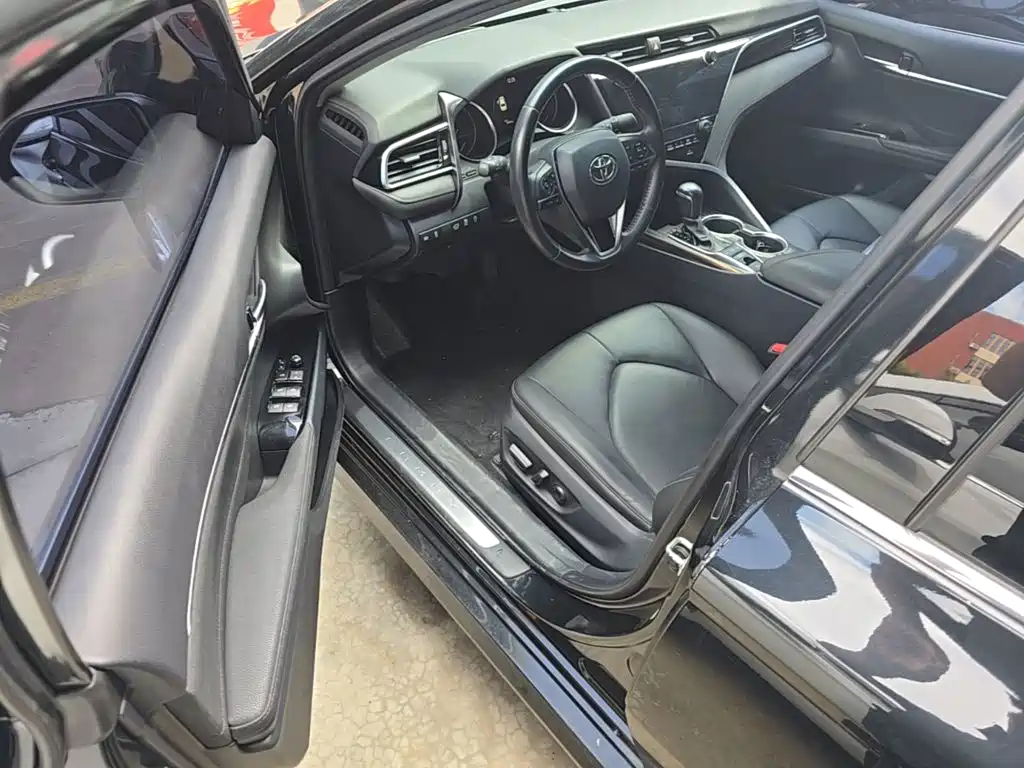 Toyota Camry — миниатюра 16