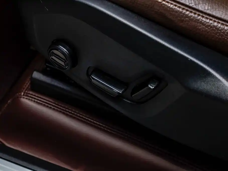 Volvo XC90 — миниатюра 25