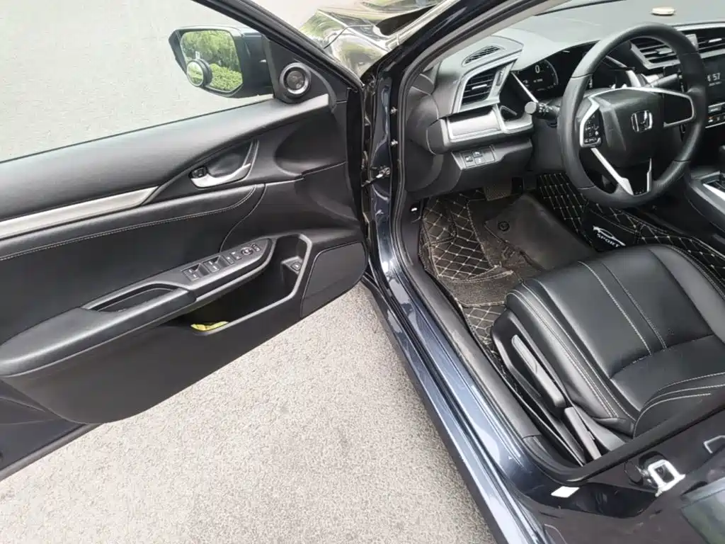 Honda Civic — миниатюра 16
