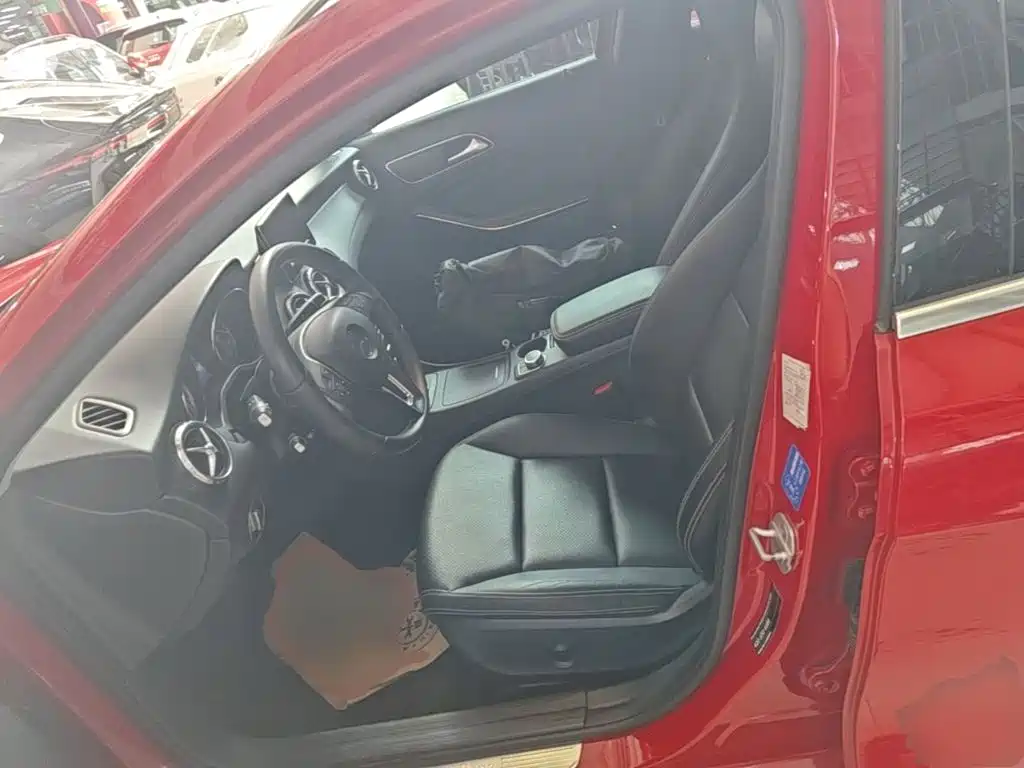 Mercedes-Benz GLA — миниатюра 15