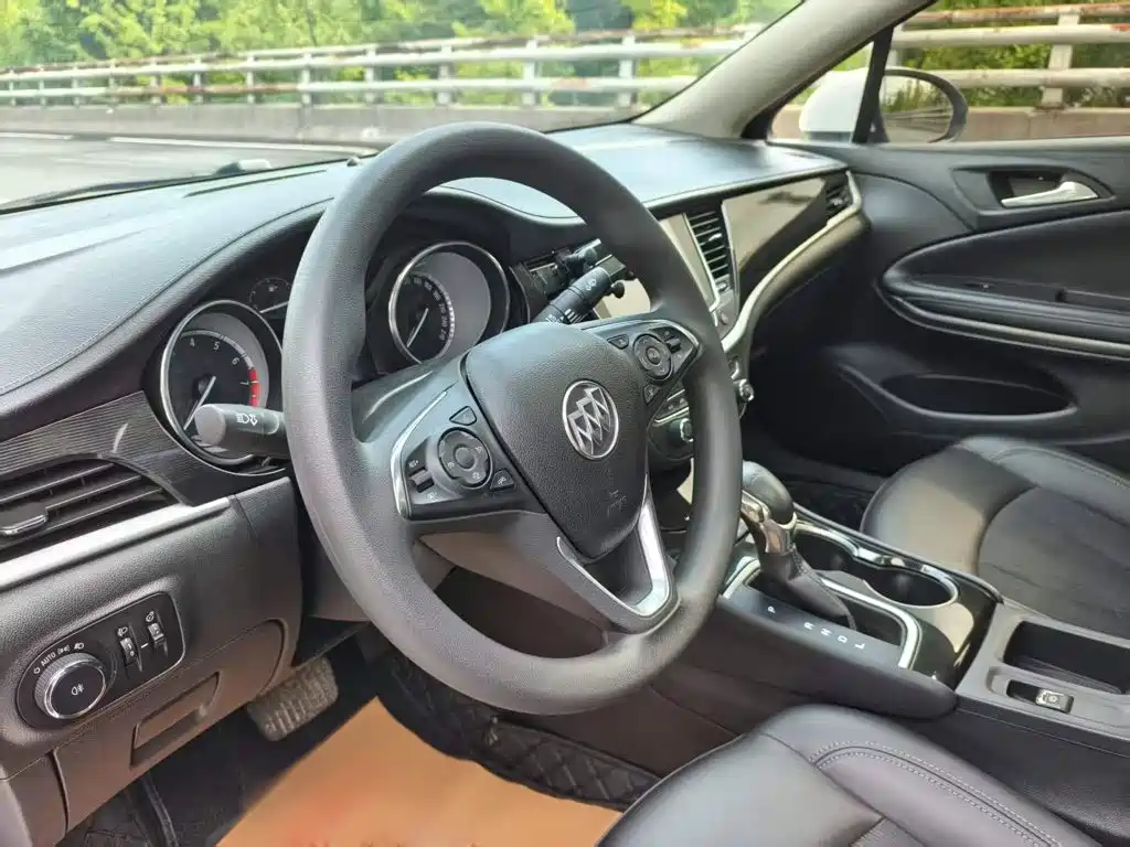 Buick Verano — миниатюра 9