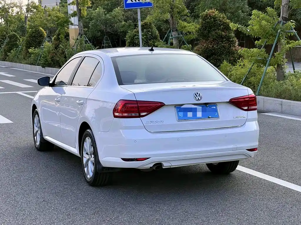 Volkswagen Lavida — миниатюра 9