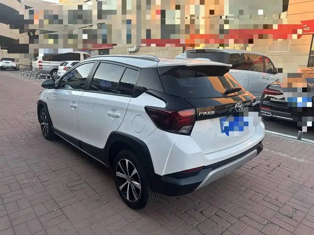 Toyota Yaris L — миниатюра 5