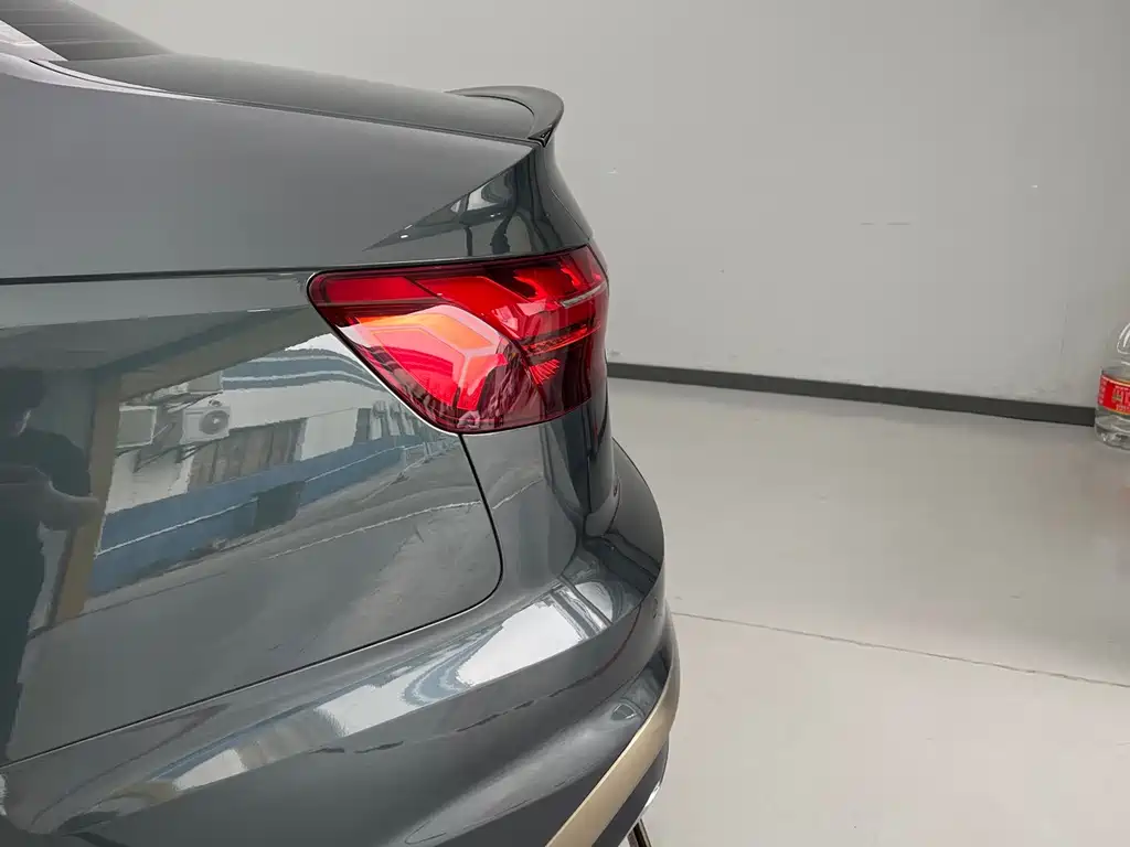 Audi A4L — миниатюра 10