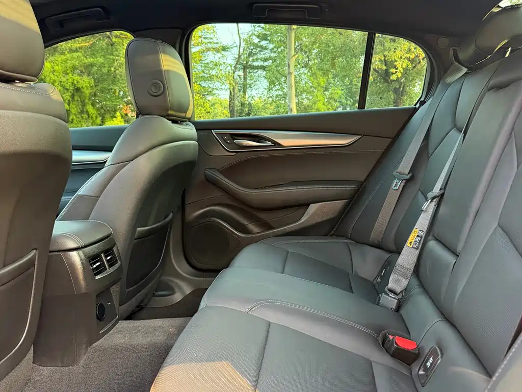Cadillac CT5 — миниатюра 9