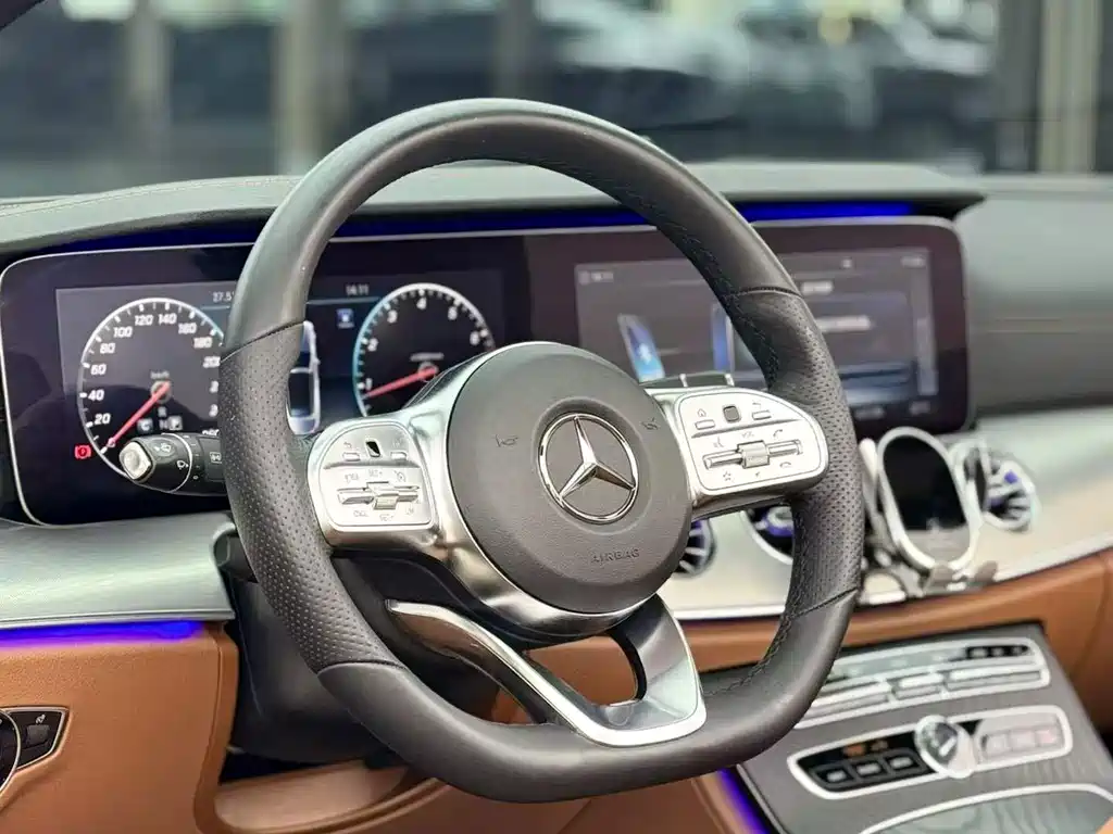 Mercedes-Benz E-Class (Import) — миниатюра 7