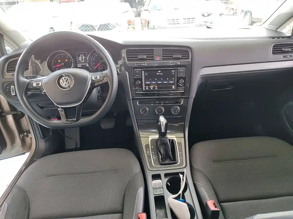 Volkswagen Golf — миниатюра 10