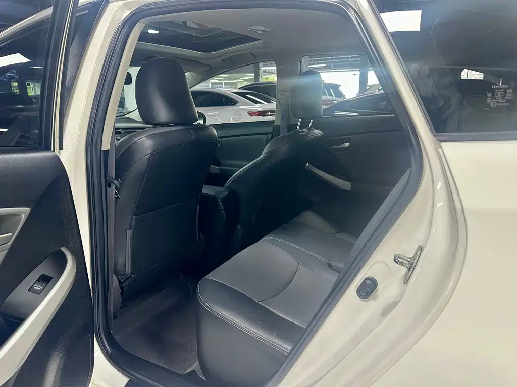 Toyota Prius 2012 1.8L Luxury