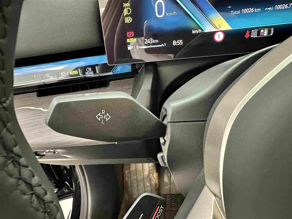 BMW 5 Series — миниатюра 13