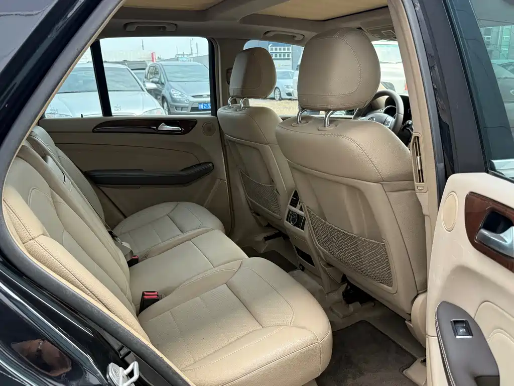 Mercedes-Benz M-Class — миниатюра 8