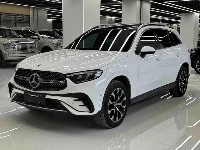 MERCEDES-BENZ GLC
