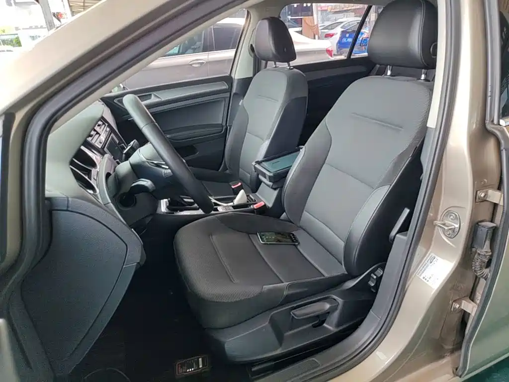 Volkswagen Golf — миниатюра 15