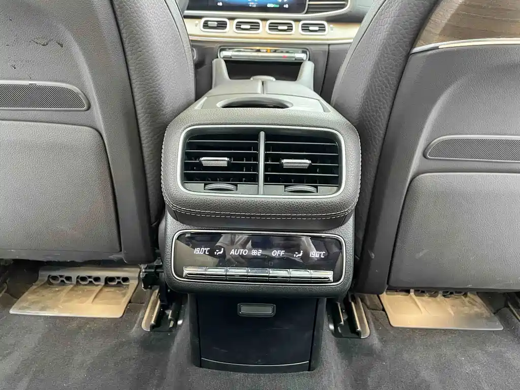 Mercedes-Benz GLS — миниатюра 19