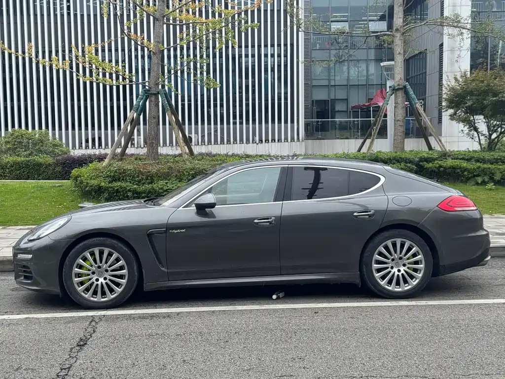 Porsche Panamera Hybrid — миниатюра 4