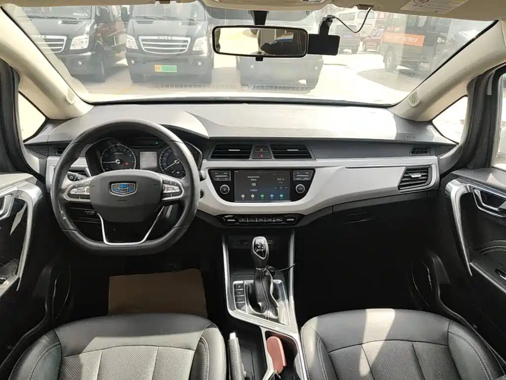Geely Vision X3 — миниатюра 10