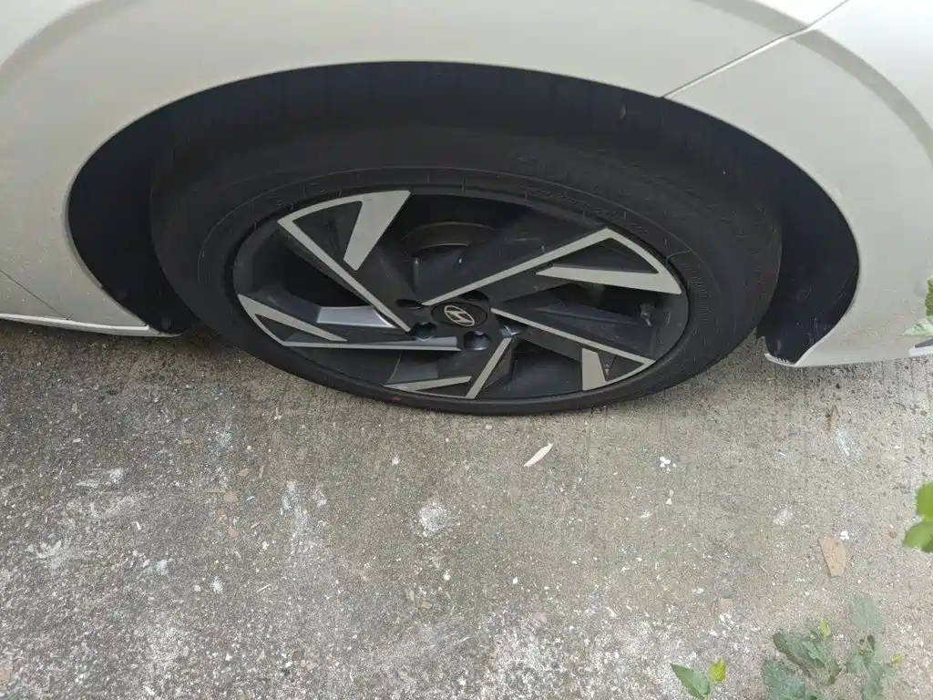 Hyundai Elantra — миниатюра 24