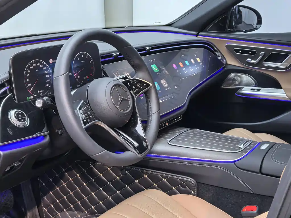 Mercedes-Benz E-Class — миниатюра 11
