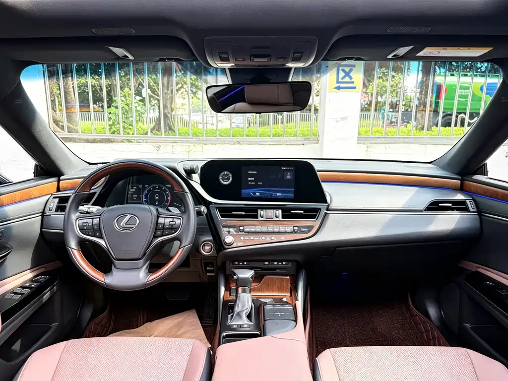 Lexus ES — миниатюра 9