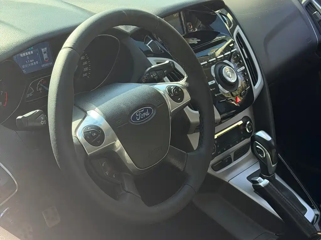 Ford Focus — миниатюра 10