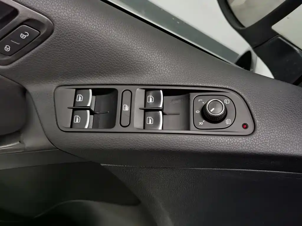 Volkswagen Tiguan — миниатюра 9
