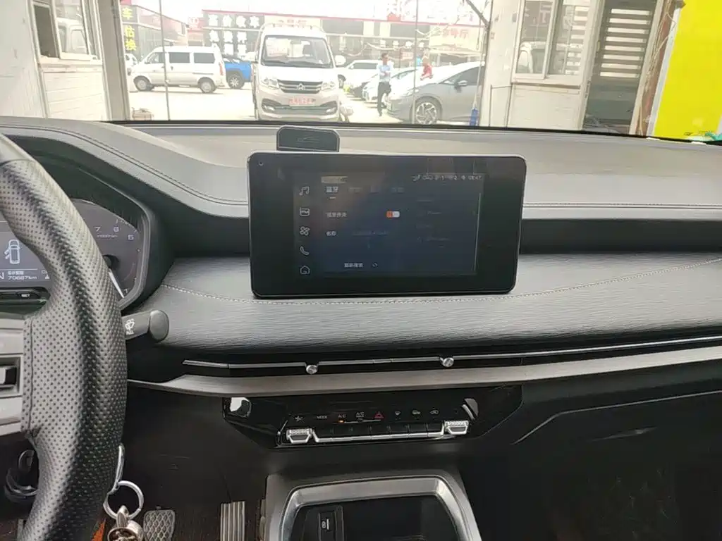 Wuling Jiachen — миниатюра 13