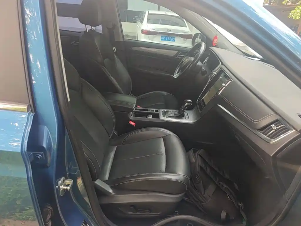 Roewe RX5 — миниатюра 25