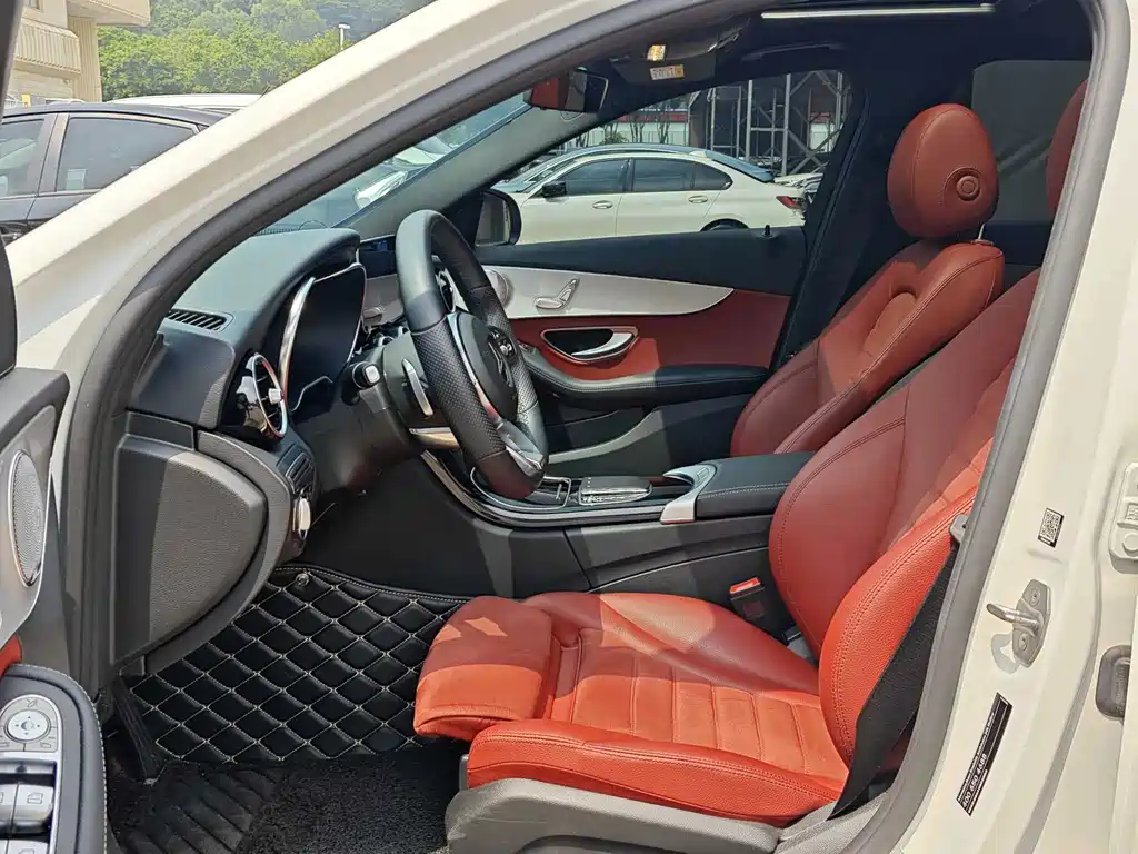 Mercedes-Benz C-Class — миниатюра 8