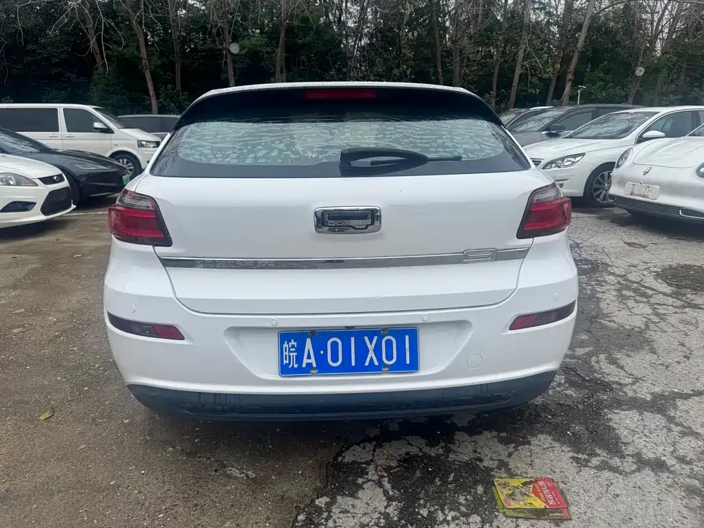 Qoros Qoros 3 — миниатюра 5