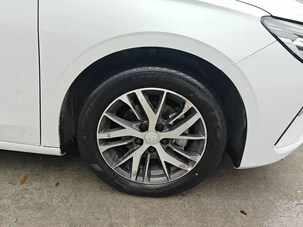 Geely Emgrand — миниатюра 24