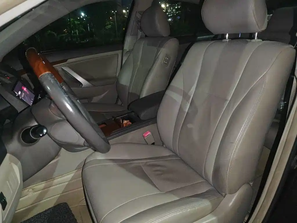 Toyota Camry — миниатюра 8