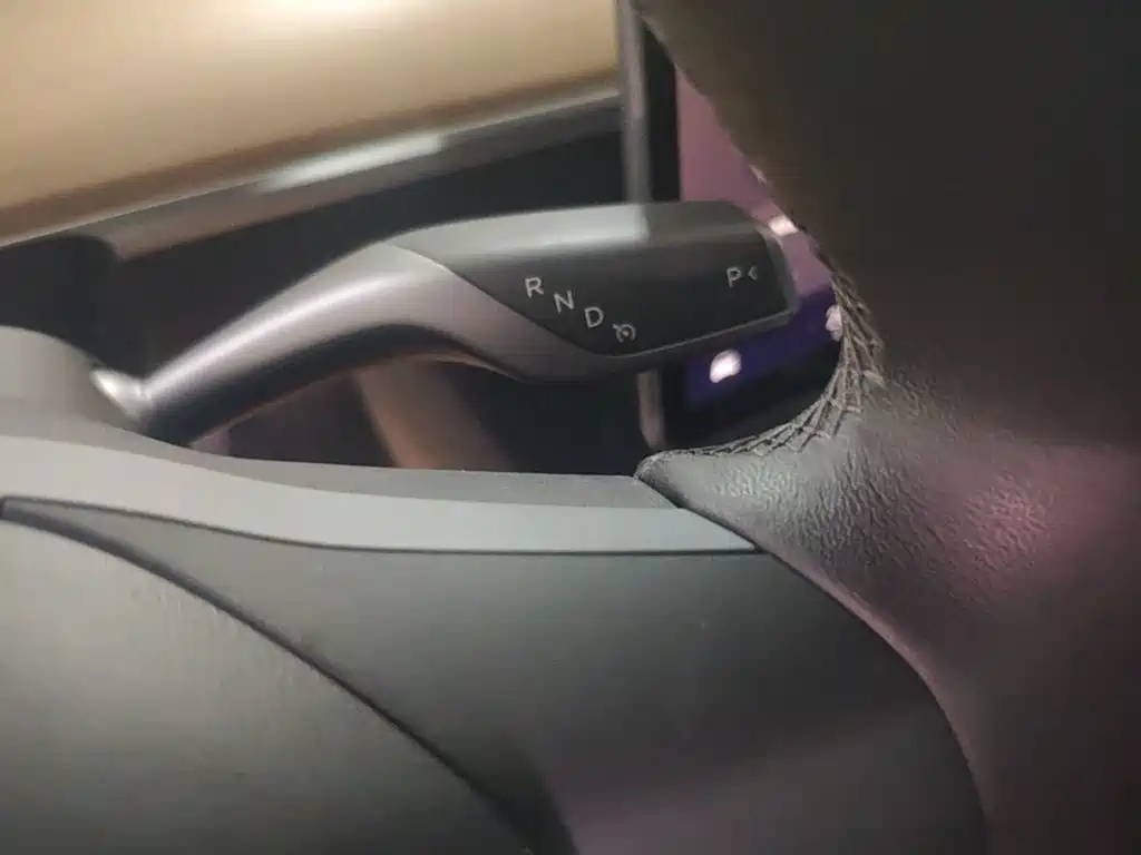 Tesla Model Y — миниатюра 14