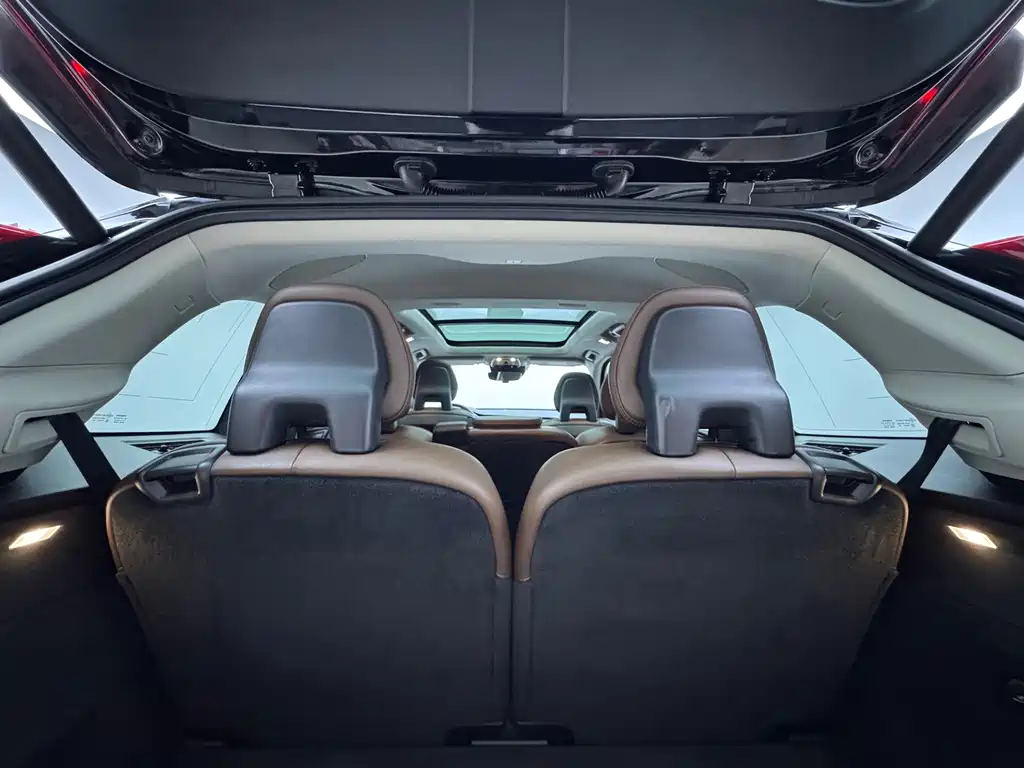 Volvo XC90 — миниатюра 20