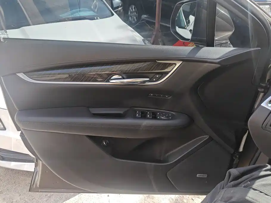 Cadillac XT5 — миниатюра 7