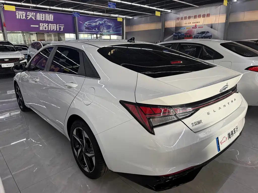 Hyundai Elantra — миниатюра 5