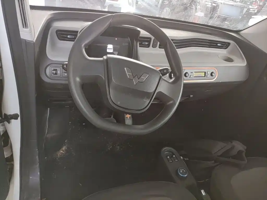 Wuling MINIEV — миниатюра 10
