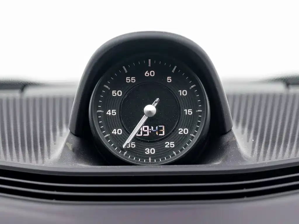 Porsche Taycan — миниатюра 21