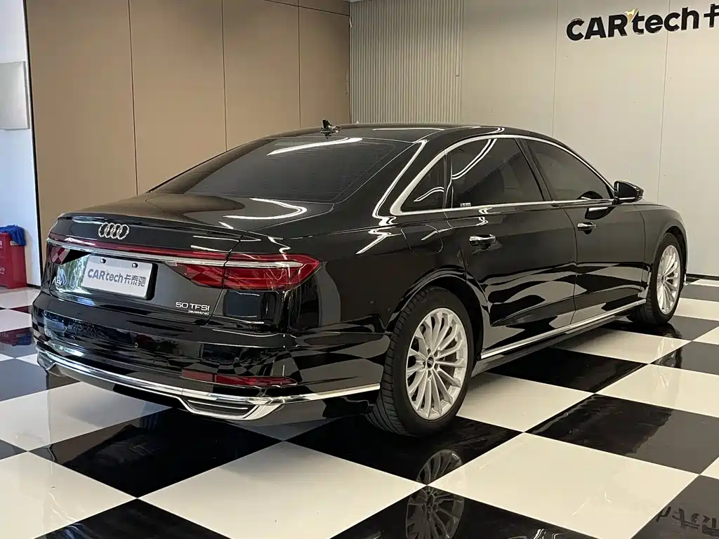 Audi A8 — миниатюра 5