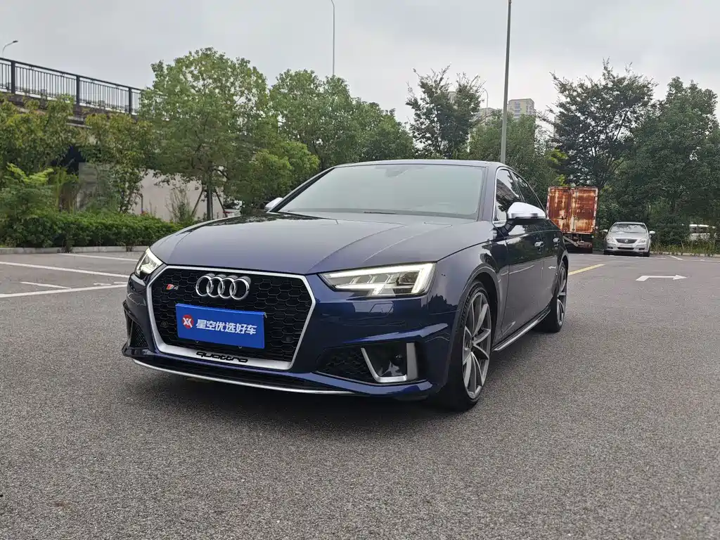 Audi S4