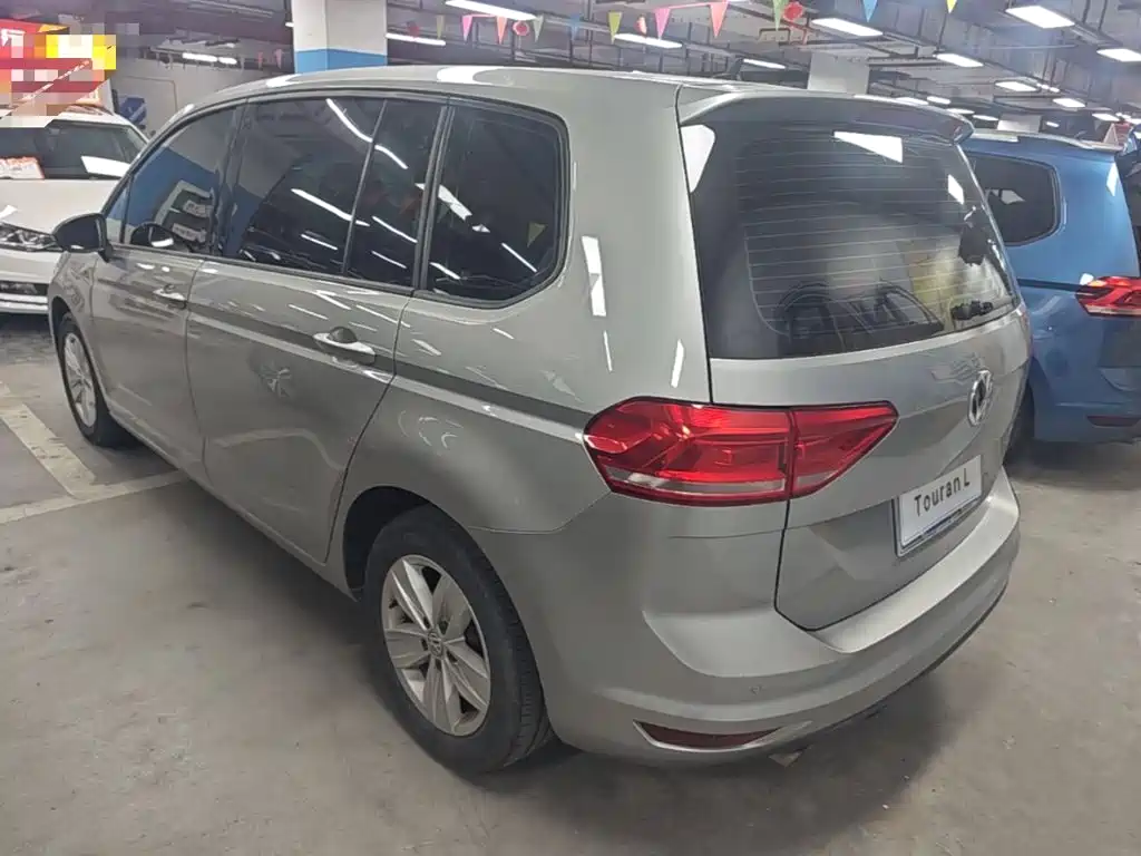 Volkswagen Touran — миниатюра 5