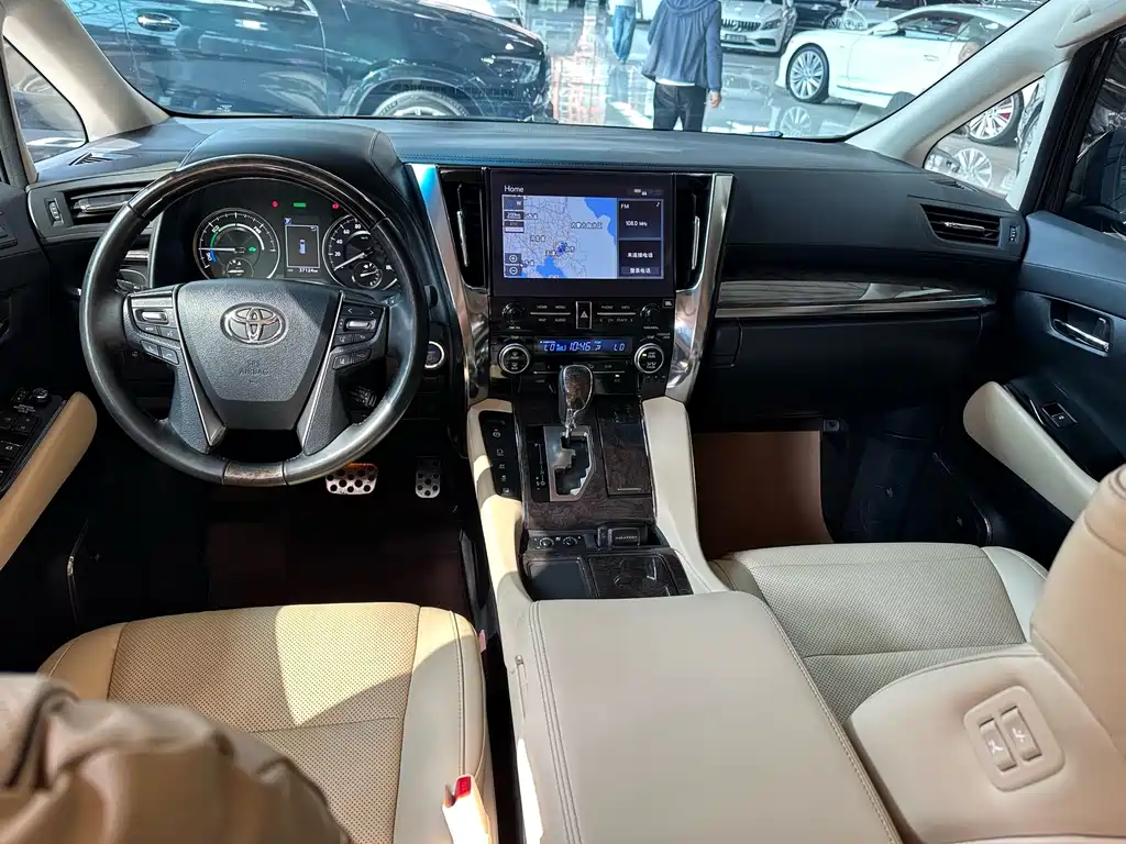 Toyota Vellfire — миниатюра 13