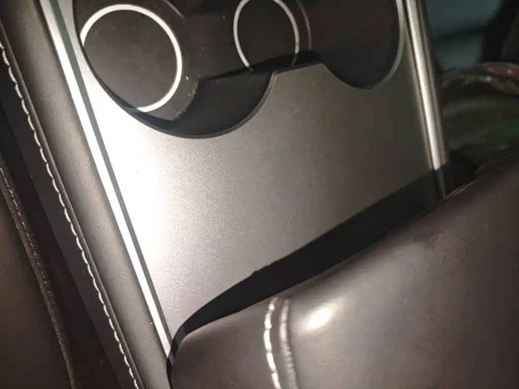 Tesla Model Y — миниатюра 9