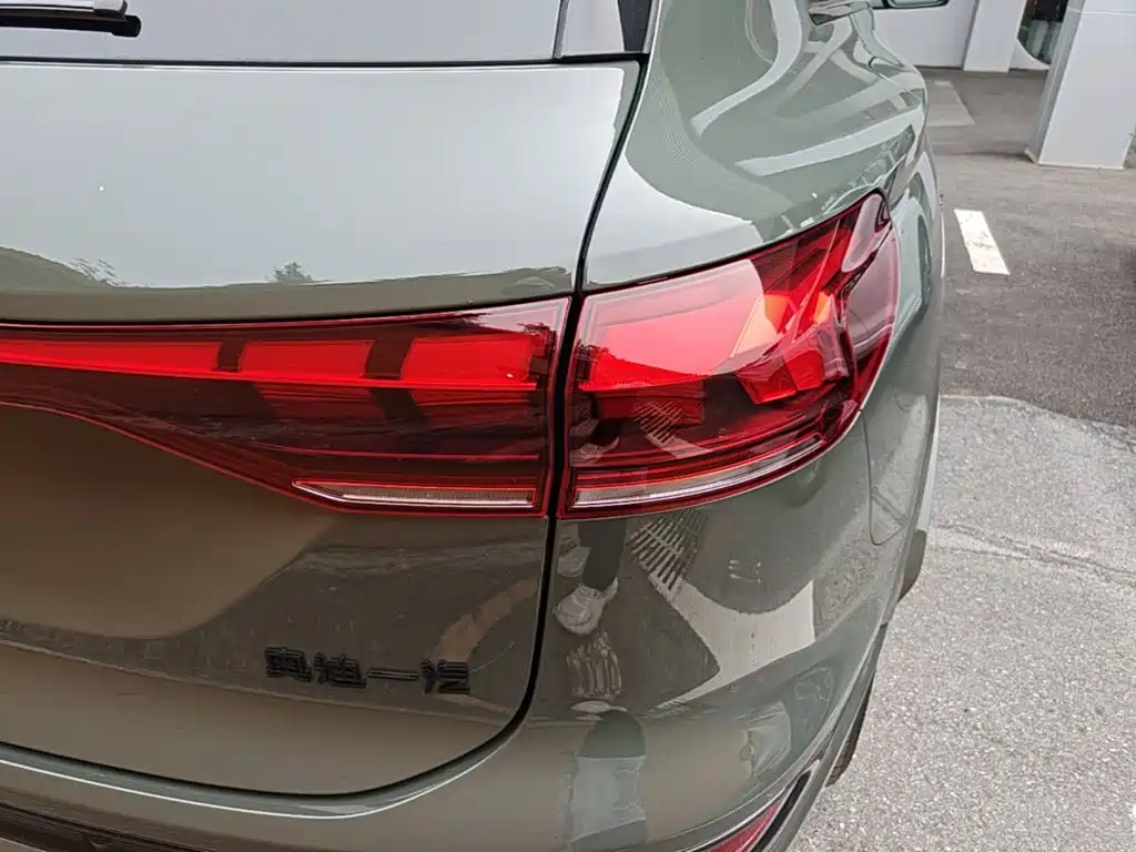 Audi Q6L e-tron — миниатюра 8
