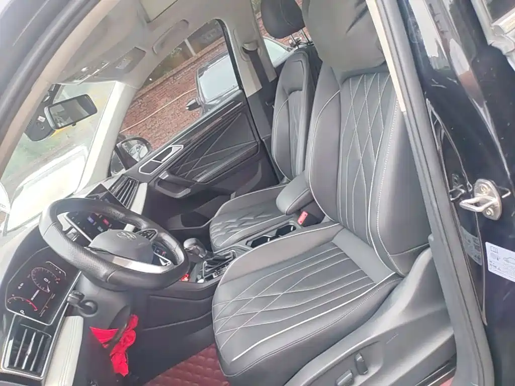 Volkswagen Tiguan L — миниатюра 15
